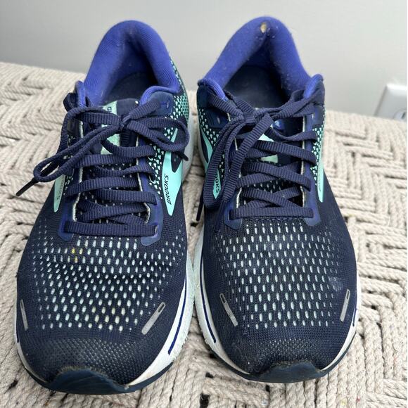 Brooks: Dark Purple and Mint Sneaker - Picture 3 of 11
